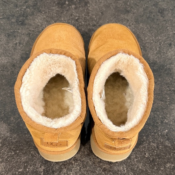UGG Classic Ultra Mini Platform Size 8 - Picture 5 of 15